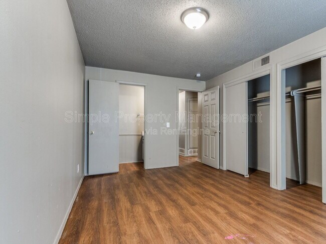 Building Photo - 4008 SE 47th St