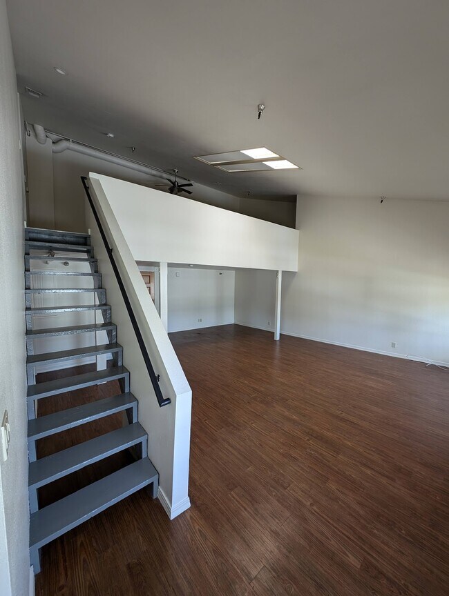 Building Photo - 205 SE Grand Ave