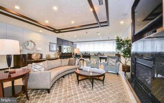 Building Photo - 12000 Market St