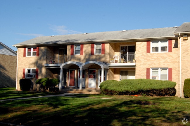 Building Photo - Woodcrest Apartments