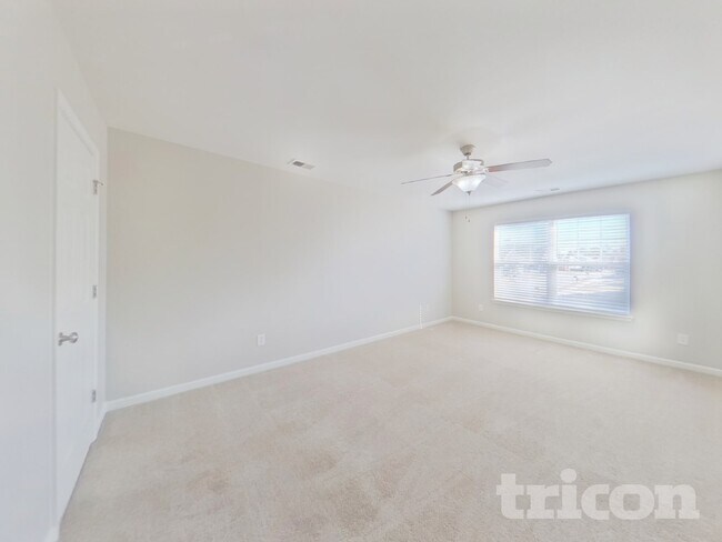 Building Photo - 369 Drooping Leaf Rd