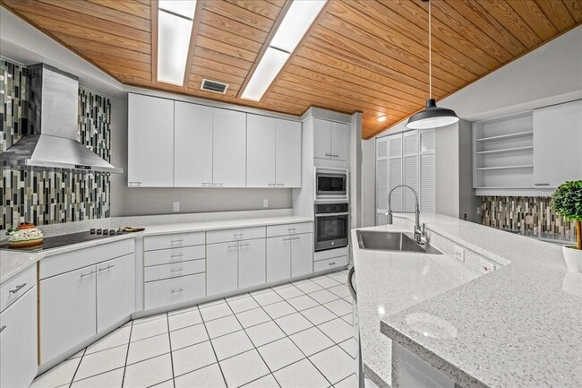 Building Photo - 1326 NW 57th St