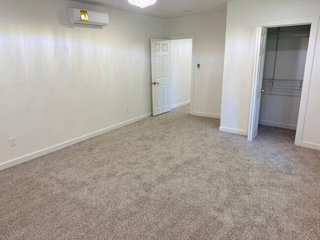 Building Photo - Cute 2 bedroom home in Prague!