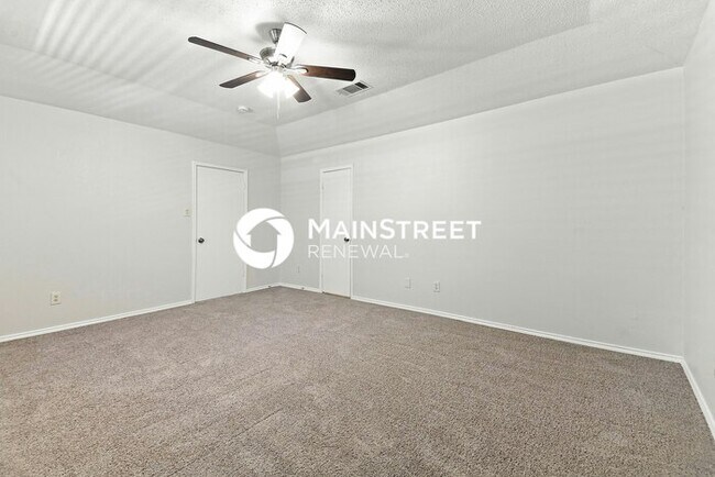 Building Photo - 3 Bedroom Pet-Friendly Home in DENTON, TX with Main Street Renewal