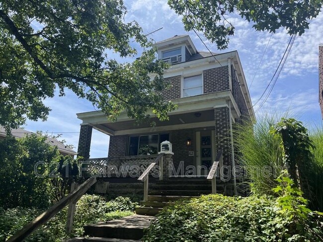 Primary Photo - 62 Laclede St