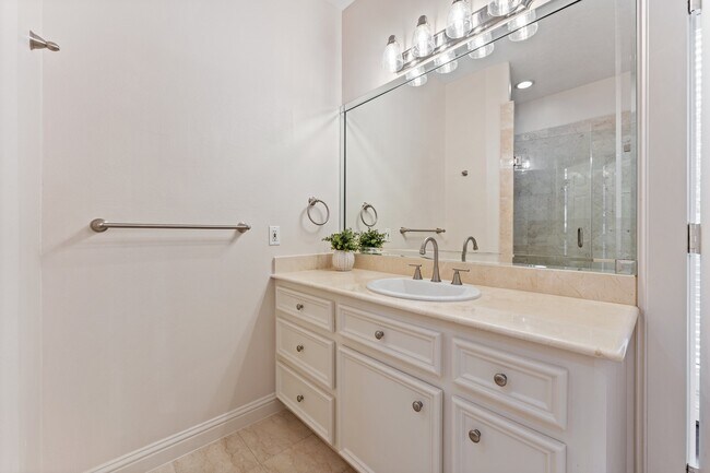 Building Photo - 5422 Gibson St