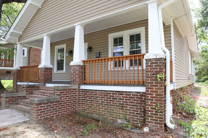 Building Photo - 1809 Walker Ave
