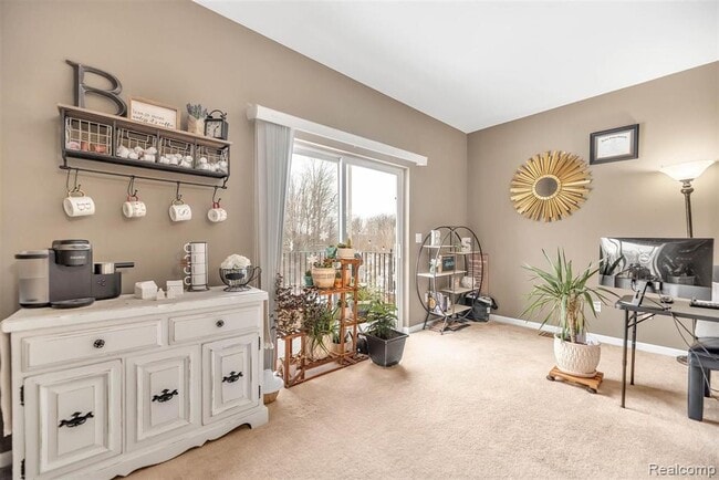 Building Photo - 2205 Knotty Pine Tr
