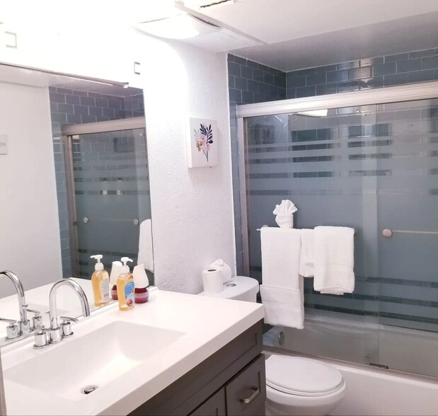 Building Photo - 12888 Montfort Dr