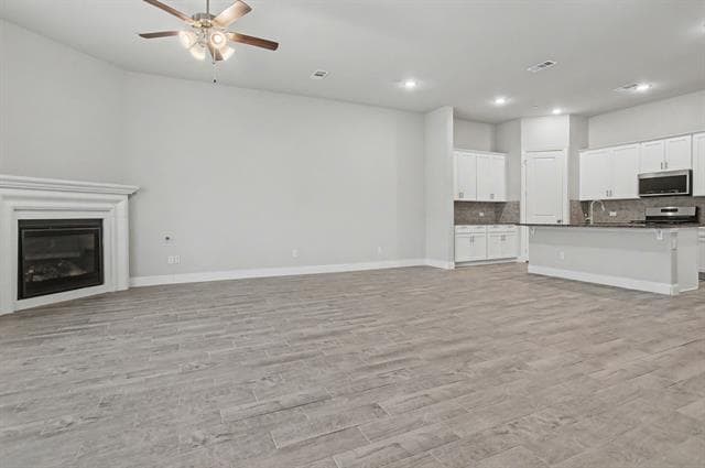 Building Photo - 209 Suma Dr