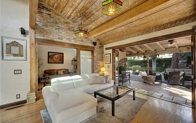 Building Photo - 4984 Topanga Canyon Blvd