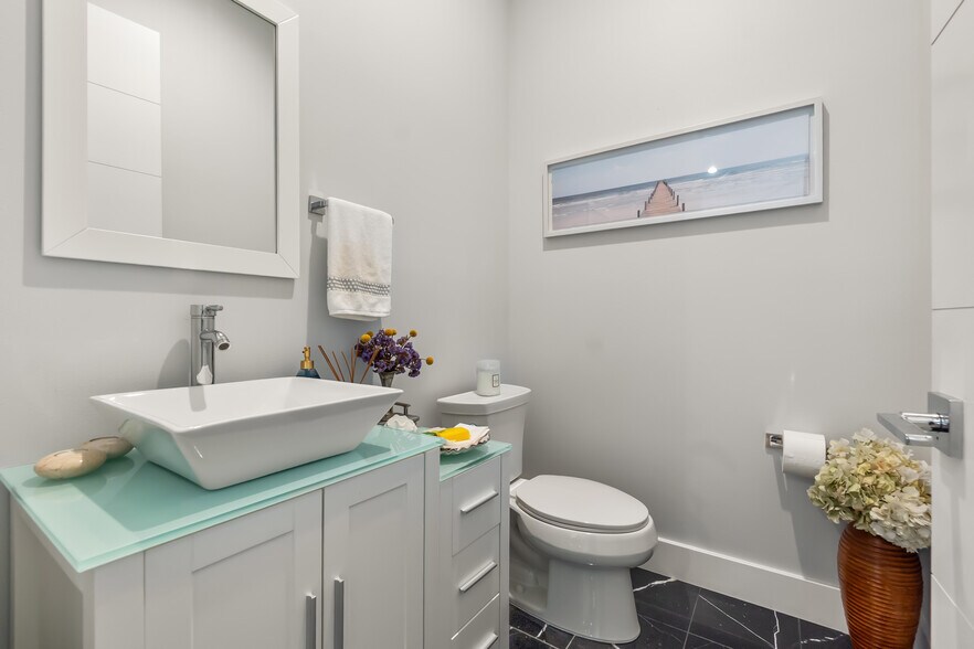 Building Photo - 2202 Felton Ln