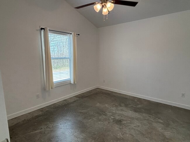 Building Photo - 27432 S 614 Rd