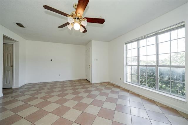 Building Photo - 906 High Country Dr