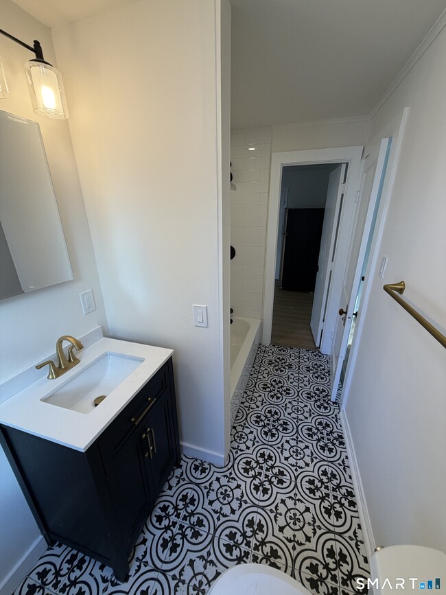 Building Photo - 473 Amity Rd