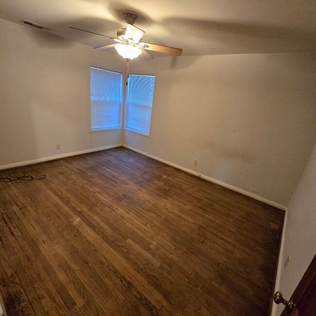 Building Photo - 3 Hillcrest St