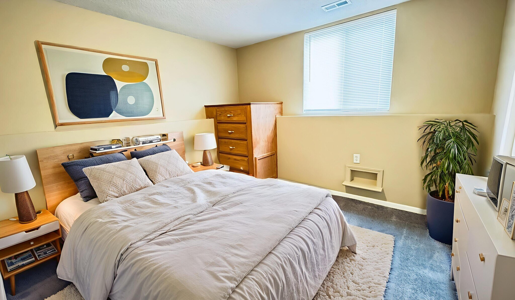 Building Photo - 520 Sky Vue Dr