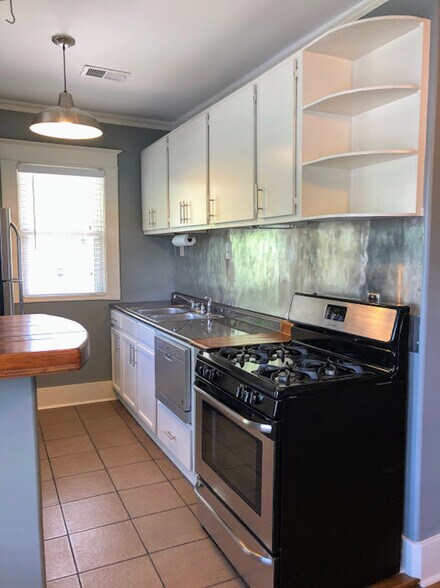 Building Photo - 2012 Walker Ave