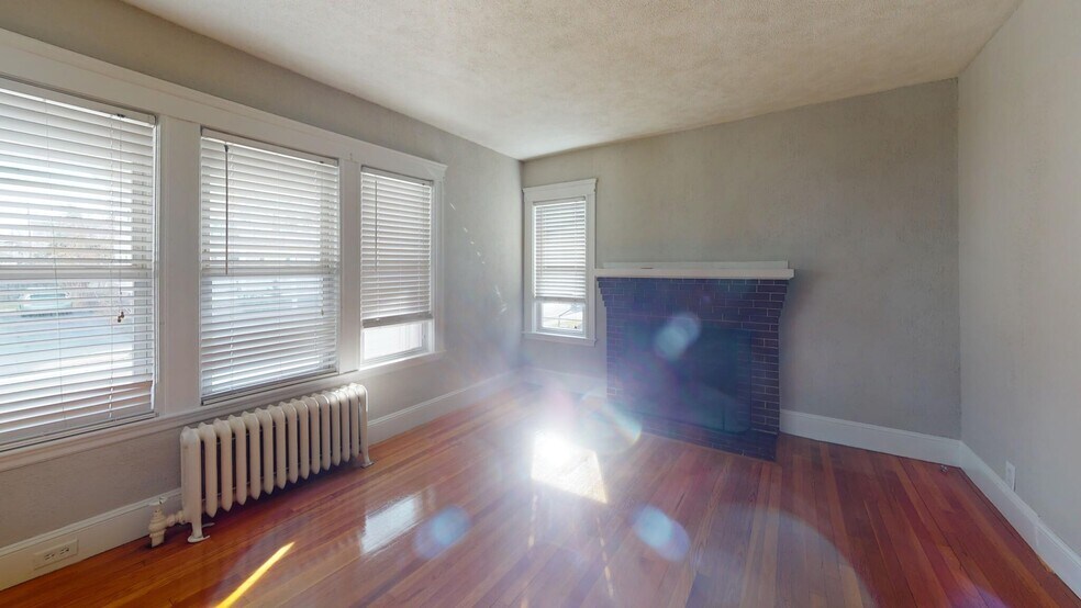 Building Photo - 72 Harlow St