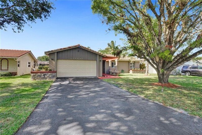 Building Photo - 9231 NW 17th St