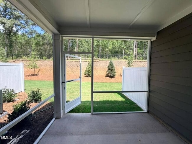 Building Photo - 228 Deercroft Dr