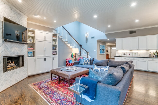 Building Photo - 3312 Villanova St