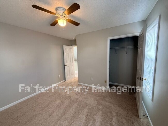 Building Photo - 2508 Lilymount Dr