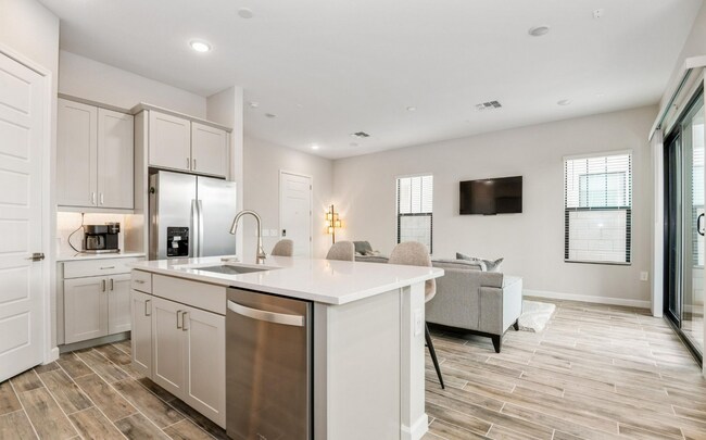 Building Photo - 4826 E Helena Dr