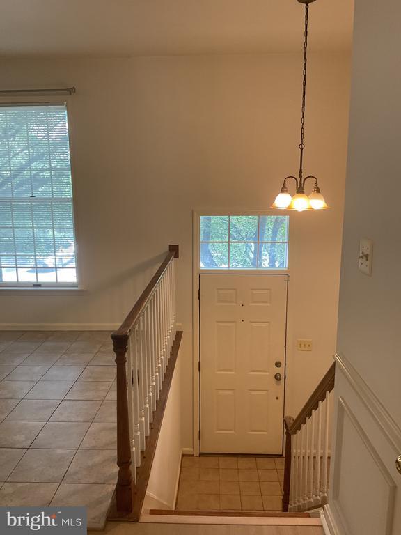Building Photo - 28 Tenby Ct