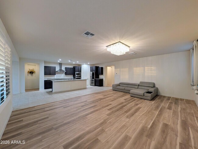 Building Photo - 5902 N 86th Dr