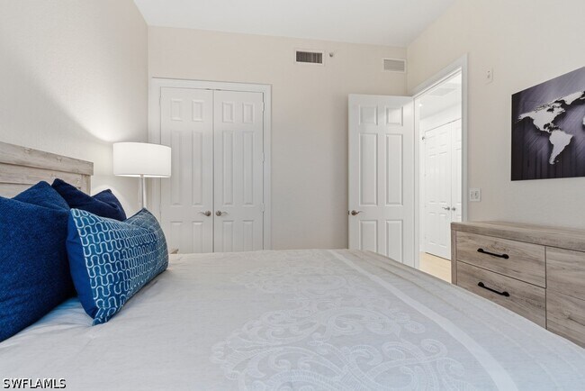 Building Photo - 10731 Mirasol Dr