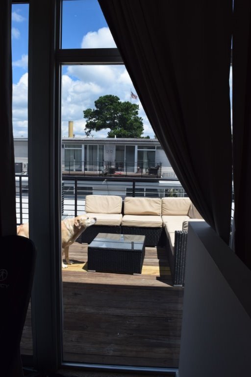 Deck View From 4th Floor - 400 Village Pky NE