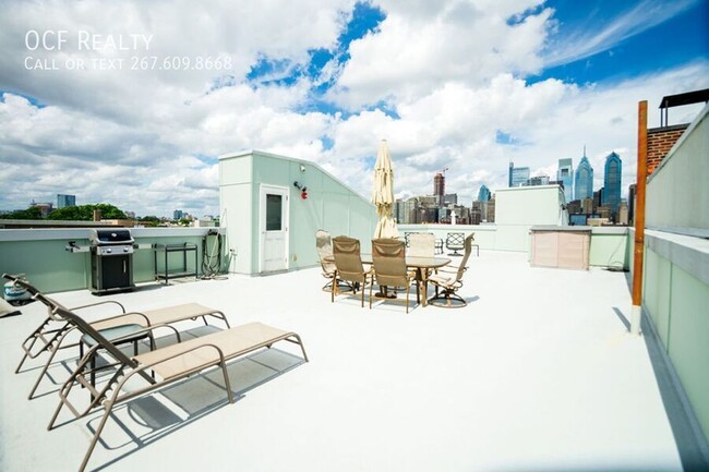 Building Photo - Three Bedroom Graduate Hospital Apartment