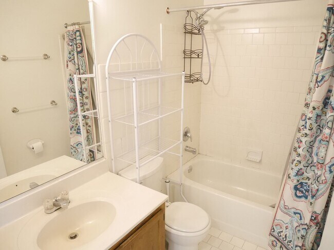 Building Photo - Your Home is Your Palace! Glen Burnie, MD