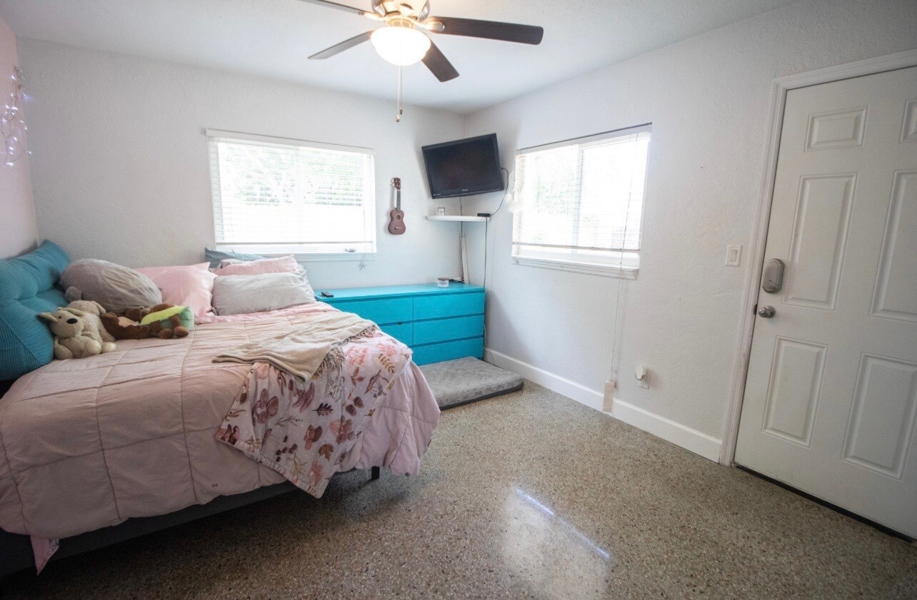 Bedroom - 100 38th Ave SE