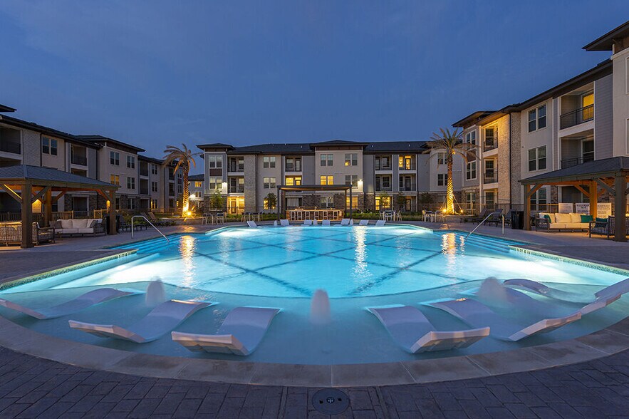 Lakecrest 1944 Katy Fort Bend Rd Katy TX 77493 Apartment Finder