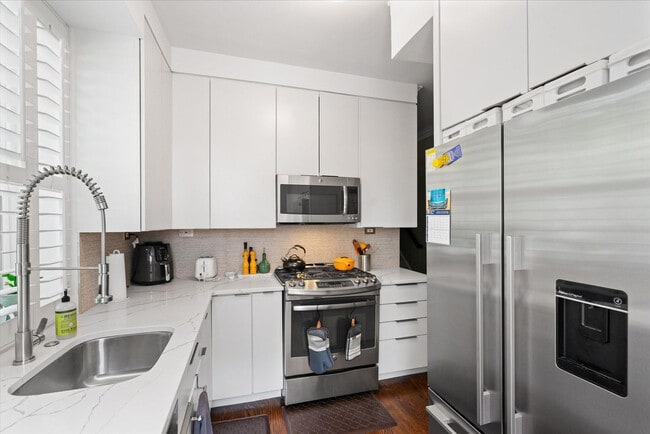 Building Photo - 445 15th St SE