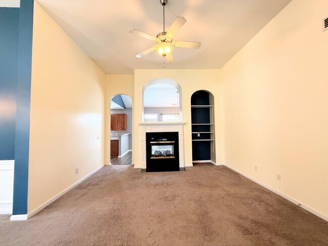 Building Photo - Beautiful Mirror Lake Home for Rent!