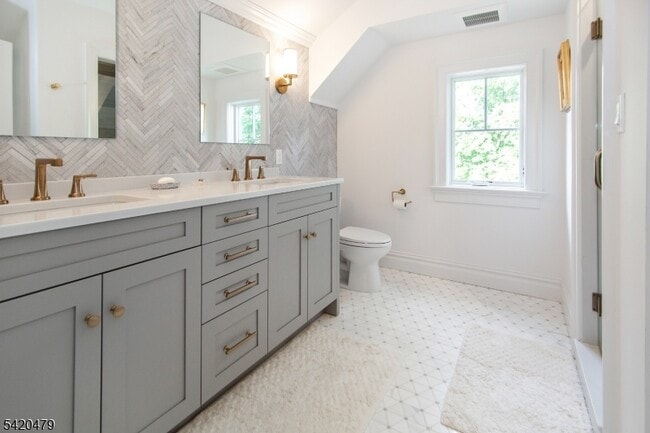 Building Photo - 113 Washington St