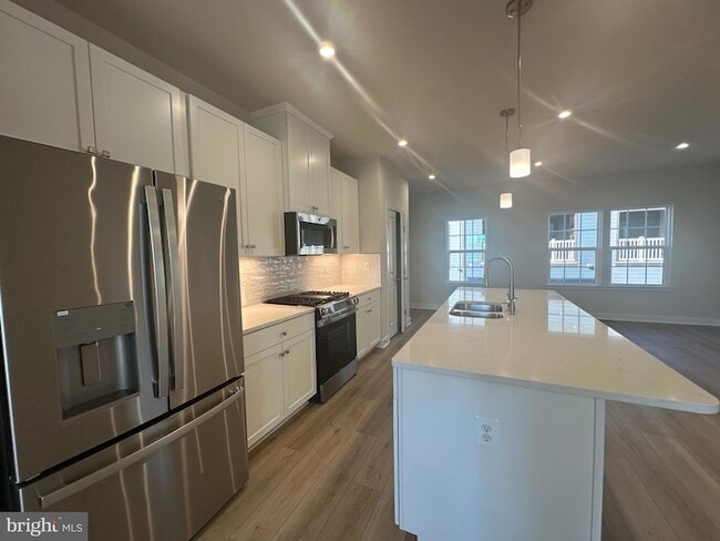Building Photo - 4504 Dandelion Loop