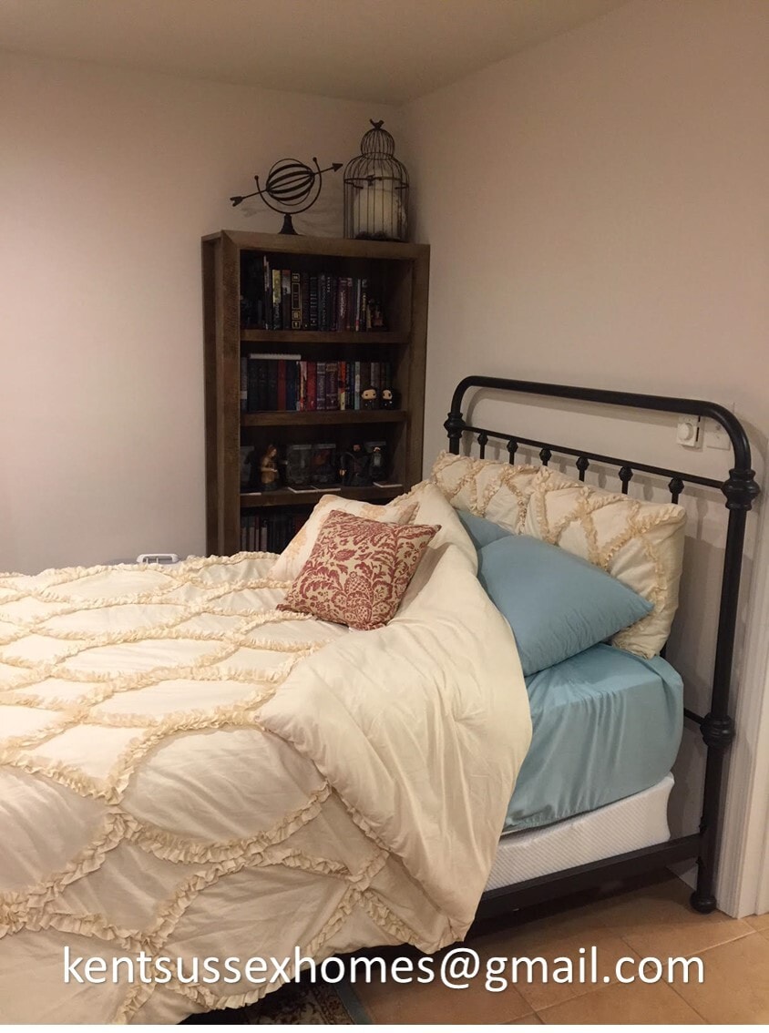 Building Photo - 206 Harrington Avenue