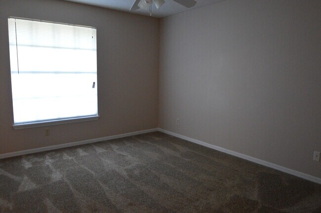 Building Photo - 1051 S Hiawassee Rd
