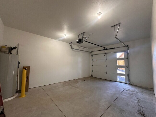 Building Photo - 20611 Independence Way