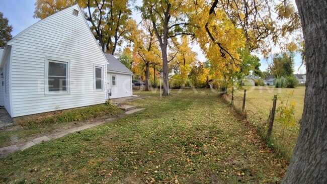 Building Photo - 1339 K Ave NE