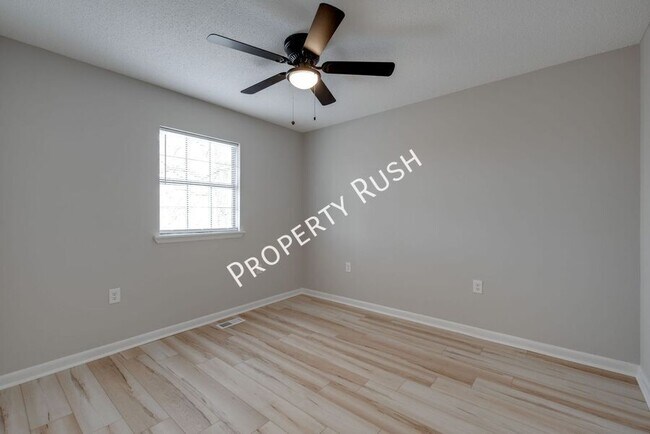 Building Photo - 340 Alpine Dr