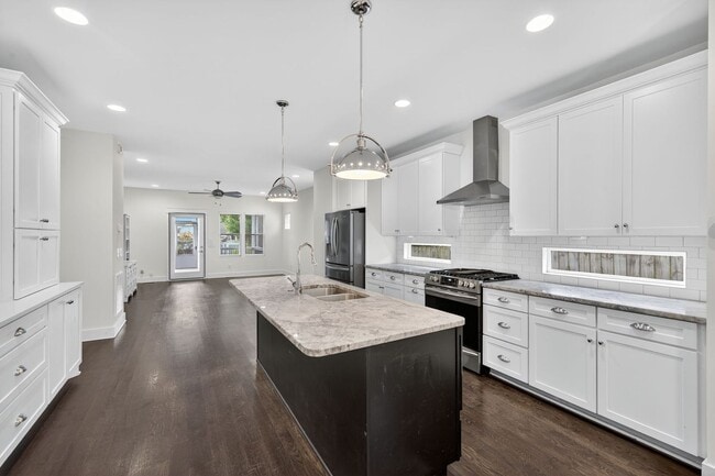 Building Photo - Beautiful 4 Bedroom in The Nations