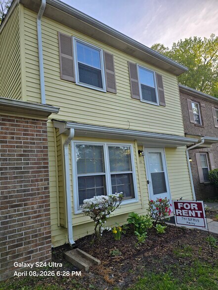 Building Photo - 1 Penn Cir