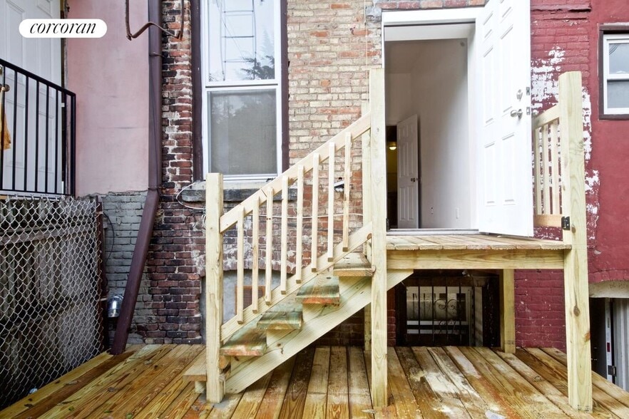 Building Photo - 784 Halsey St