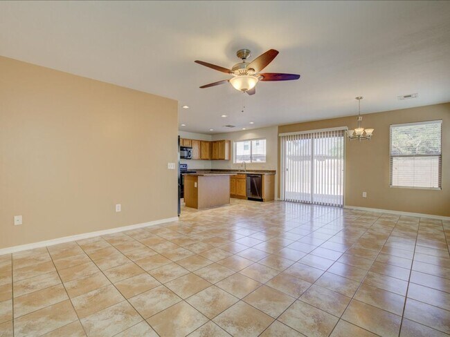 Building Photo - 3 Bedroom 2.5 Bathroom