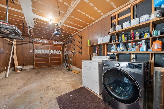 Building Photo - 3811 SE 66th Ave